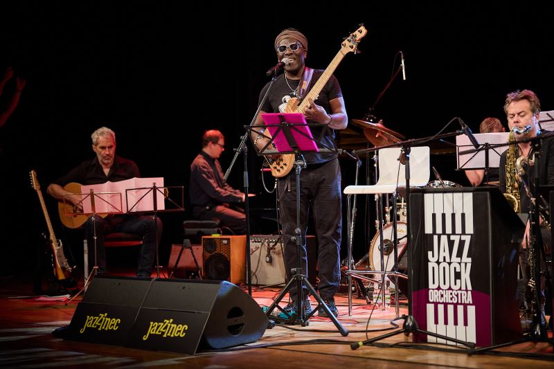 Richard Bona a JazzDock Orchestra  (CZE/CAM)