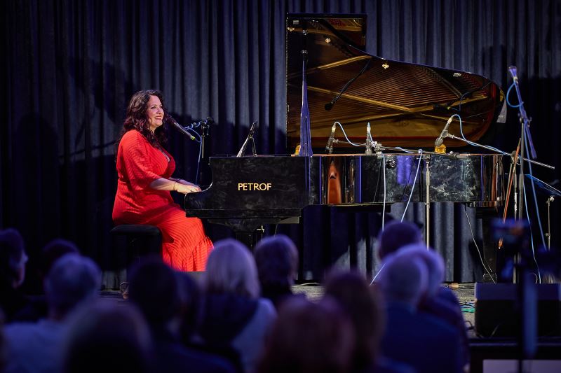 Nicole Zuraitis Trio (CZ/USA)