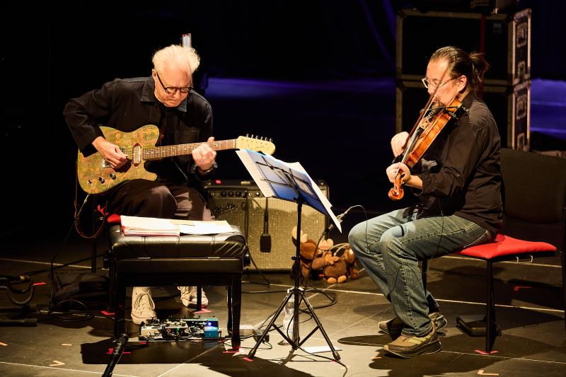 Bill Frisell and Eyvind Kang Duo (USA)